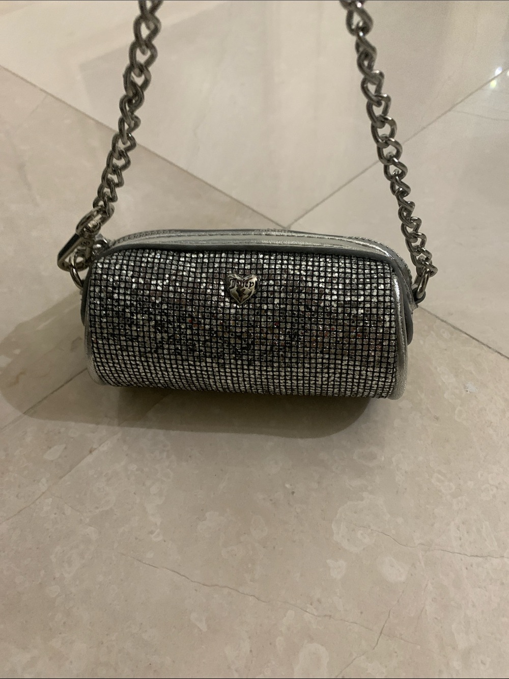 Juicy Couture Silver Barrel Coin Purse with Silver chain - Picture 5 of 12